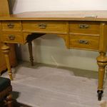 334 2284 WRITING DESK